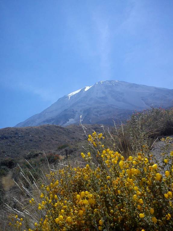 Inicio de caminhada rumo ao topo do vulcão El Mistí, em Arequipa - Peru